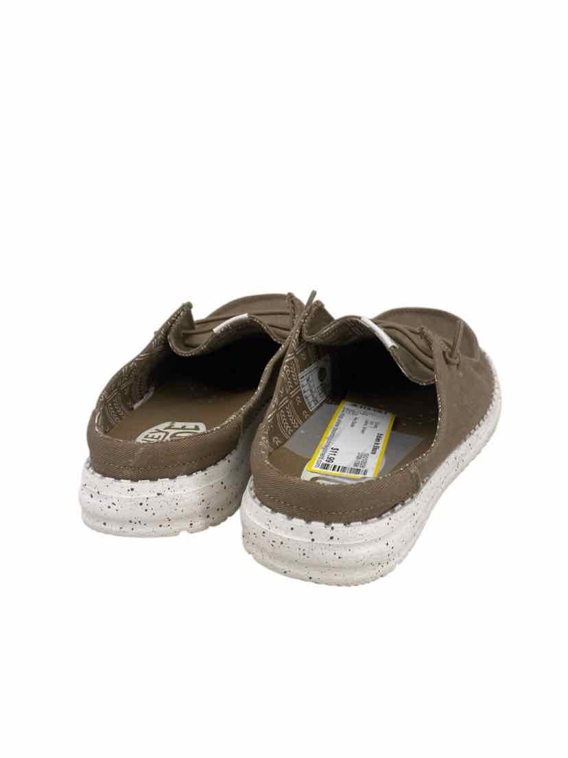 Hey Dude Ladies Size 7 Shoes