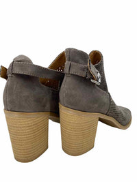 Universal Thread Ladies Size 8 Shoes