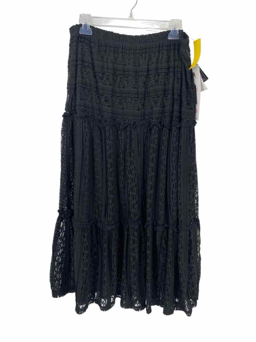 Celebrity + Pink Ladies Size Large NEW Skirt