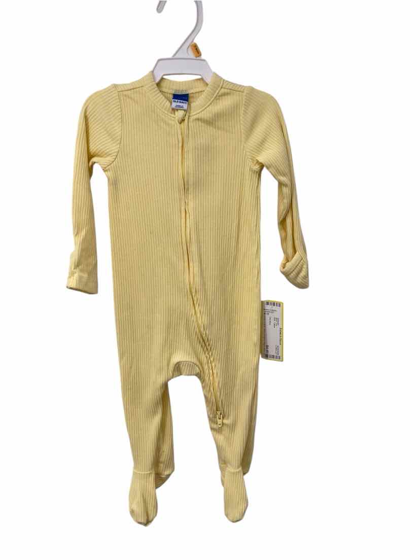 Old Navy Kids Size 3-6 Sleeper