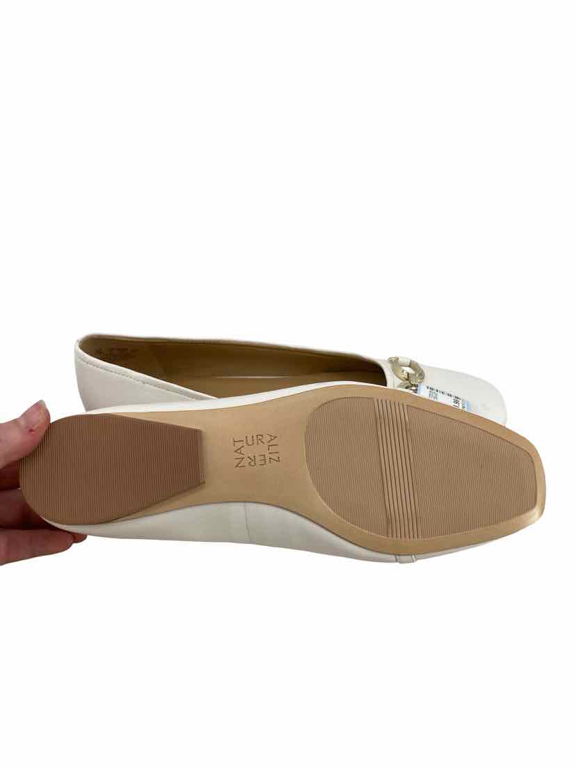 Naturalizer Ladies Size 7.5 Shoes