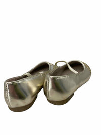 Childrens Place Kids Size 5 Shoes