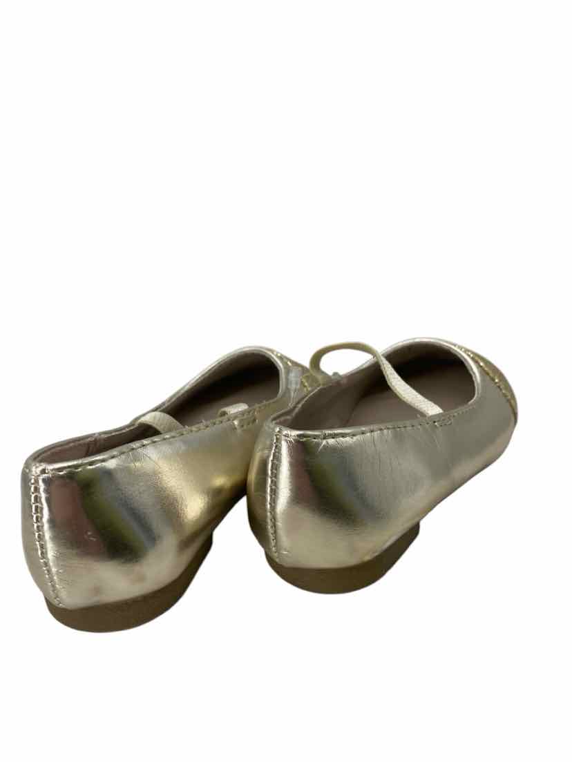 Childrens Place Kids Size 5 Shoes