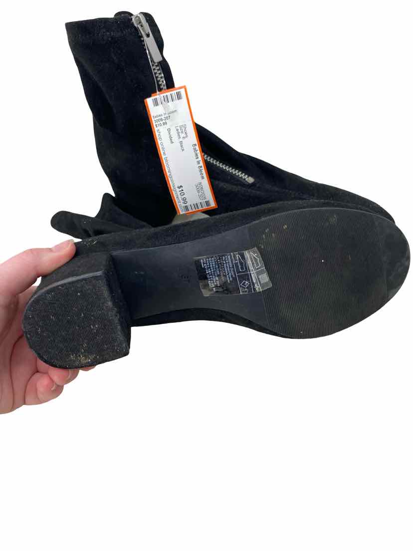 Divided Ladies Size 6 Shoes