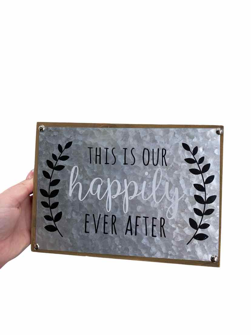 silver This is our Size 7x9.5 Table Decor
