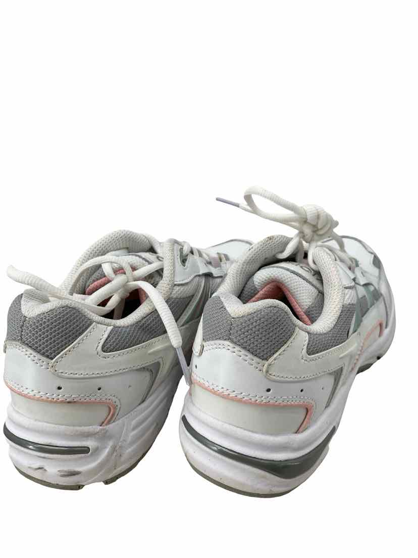 Vionic Ladies Size 7 Shoes