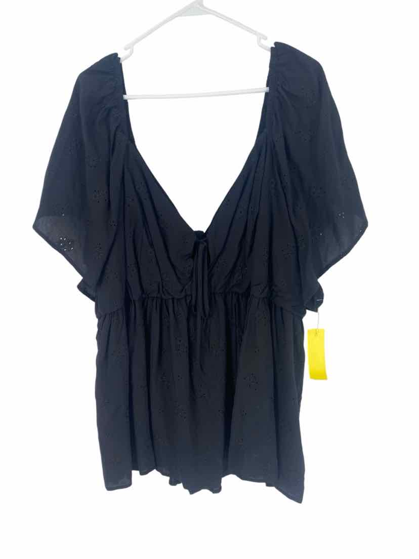 Torrid Ladies Size 4/4X NEW Shirt