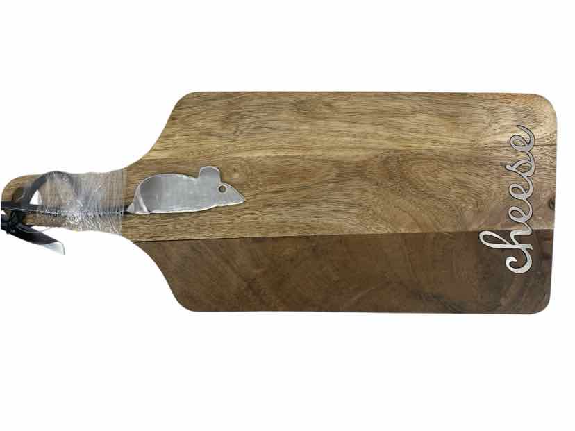PD Home and Garden Wooden NEW Cheese Board