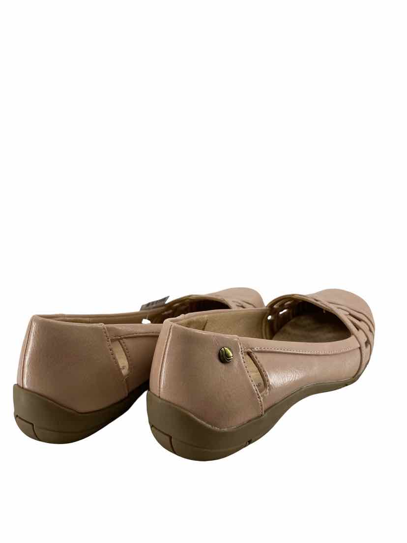 Life Stride Ladies Size 7 Shoes