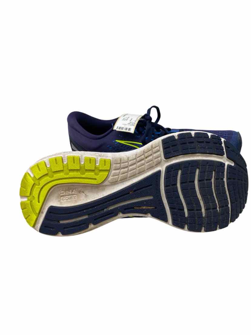 Brooks Ladies Size 7.5 Shoes