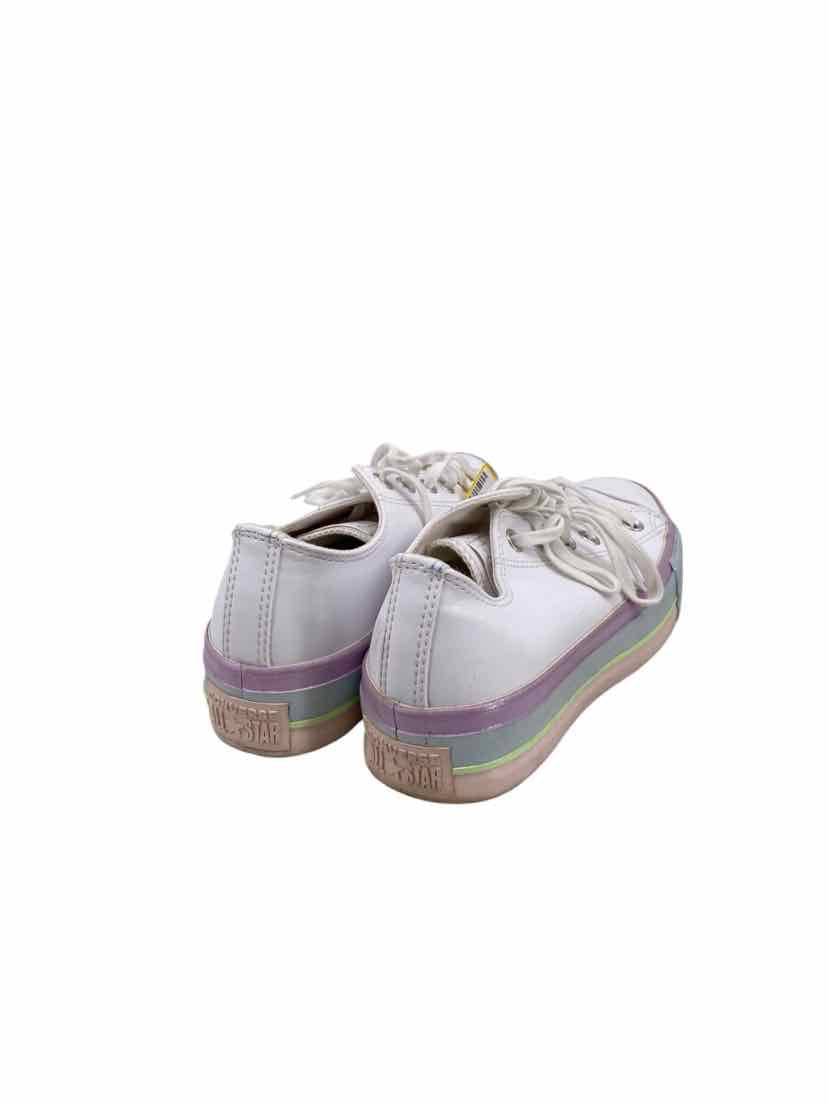 Converse Ladies Size 8 Shoes