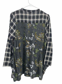 Andree By Unit Ladies Size Small Shirt