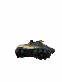 DSG Kids Size 9 Cleats