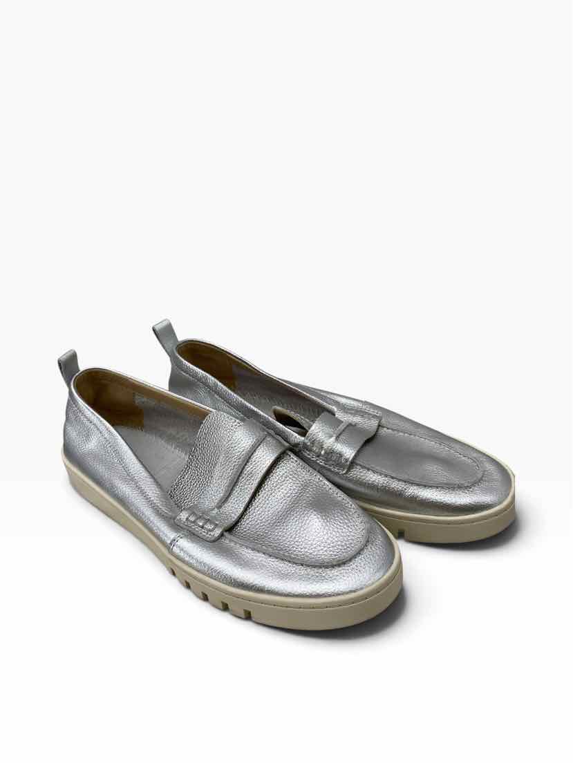 Vionic Ladies Size 9 Shoes
