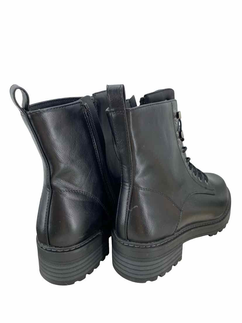 Ladies Size 10 Boots