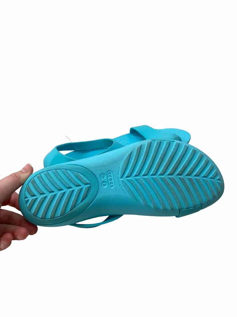 Crocs Ladies Size 8 Shoes