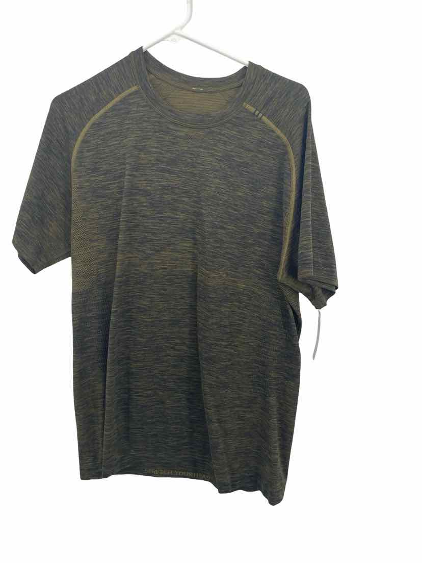 Lululemon Men's Size L Shirt