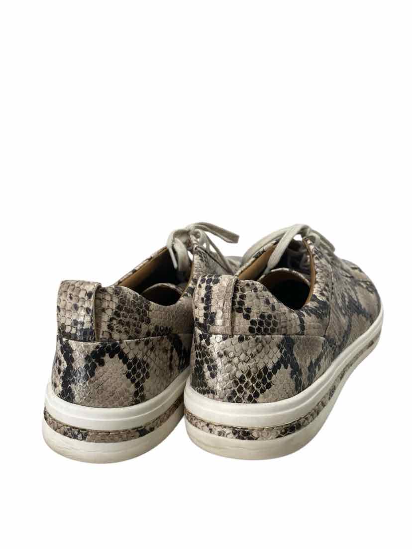 Clarks Ladies Size 9 Shoes