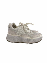 Universal Thread Ladies Size 8 Shoes