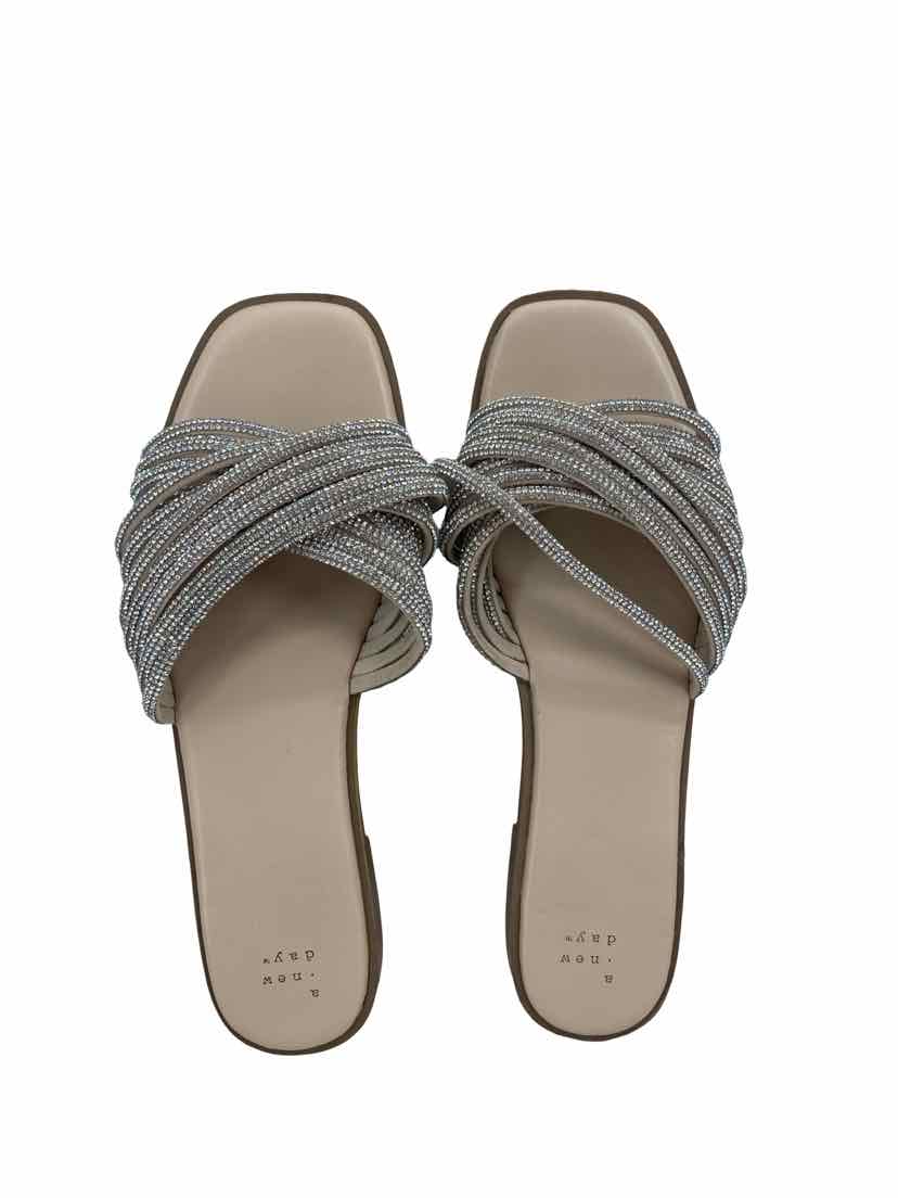 A New Day Ladies Size 11 Sandals
