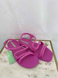 Ipanema Ladies Size 9 Sandals