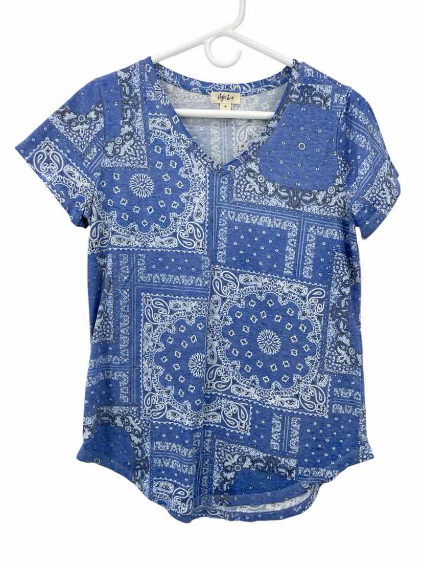 Ladies Style & co. Size Medium Shirt