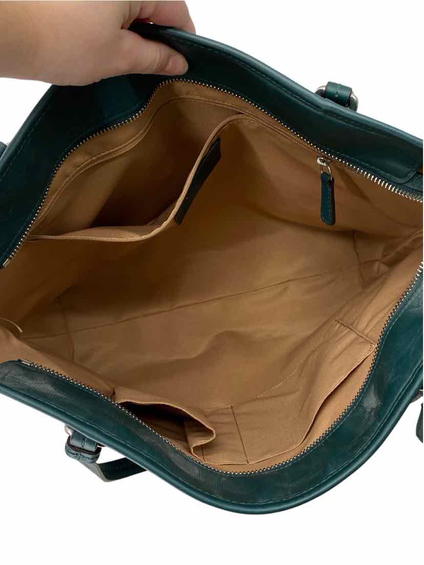 Coach Ladies 9/10 Purse