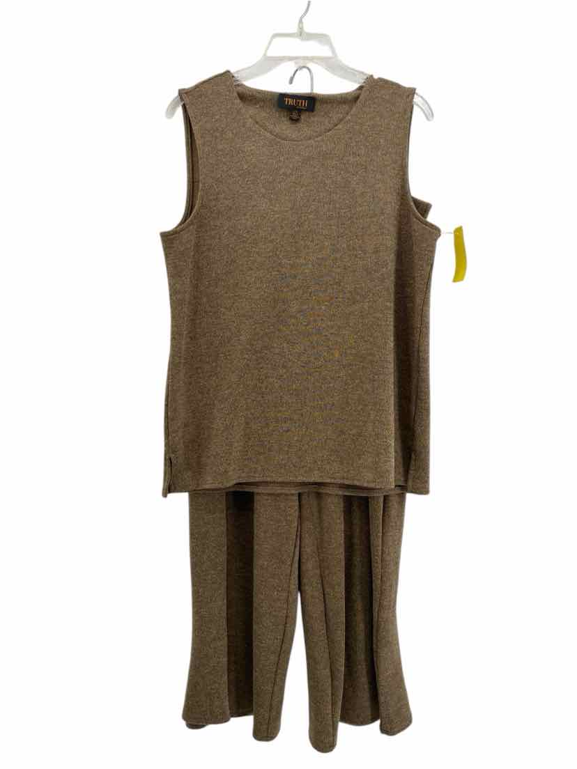Truth Ladies Size Large 2 pc Set
