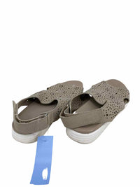 Easy Spirit Ladies Size 8 Shoes