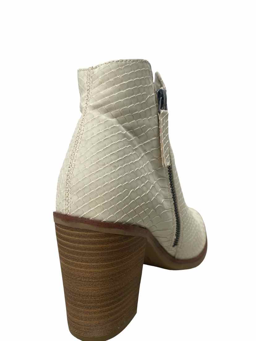 Mia Ladies Size 9 NEW Boots