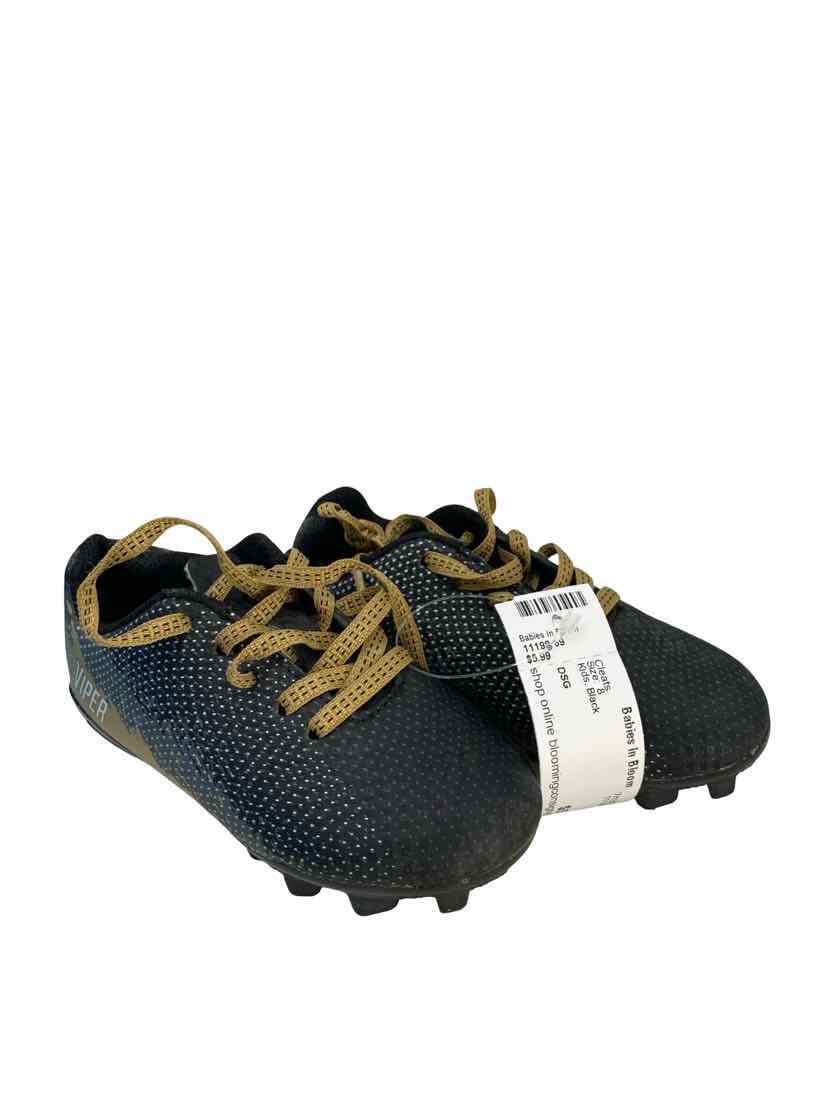 DSG Kids Size 8 Cleats