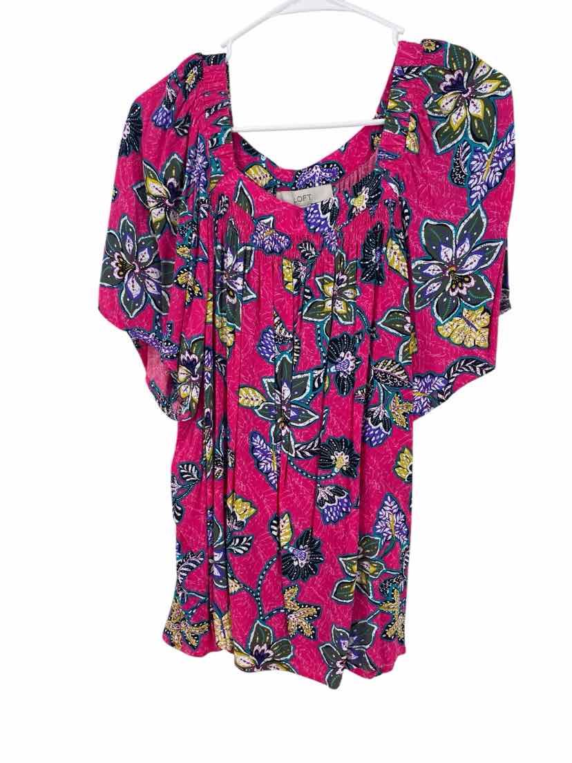 Loft Ladies Size Medium Shirt