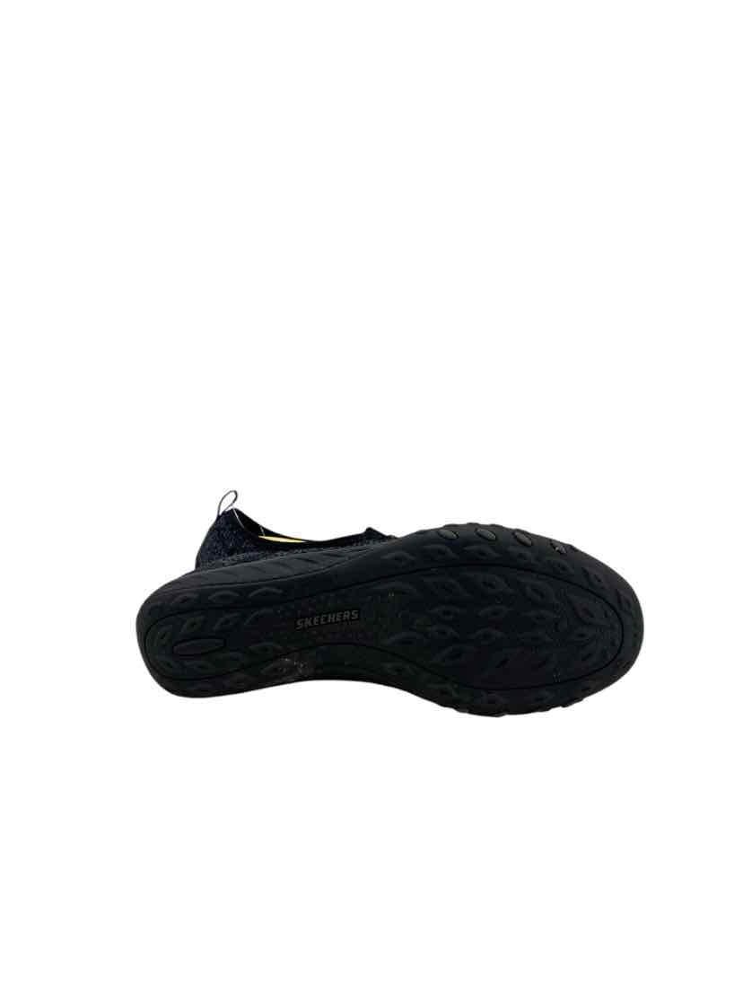 Sketchers Ladies Size 8 Shoes