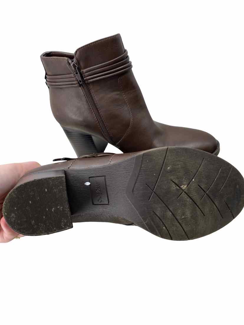 Me too Ladies Size 8.5 Boots