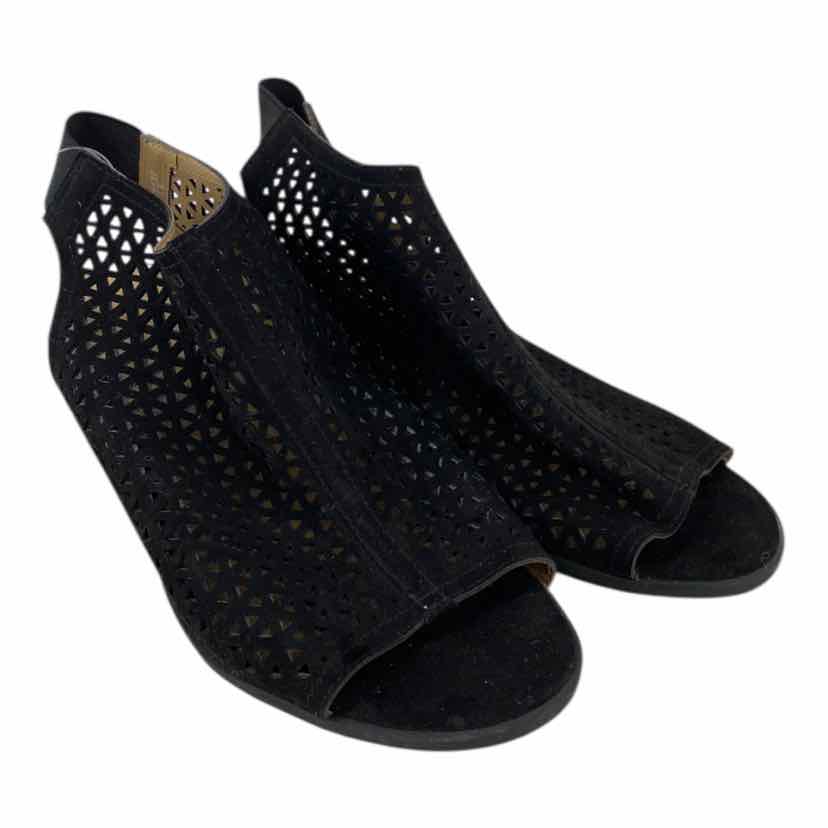 American Eagle Ladies Size 8 Shoes