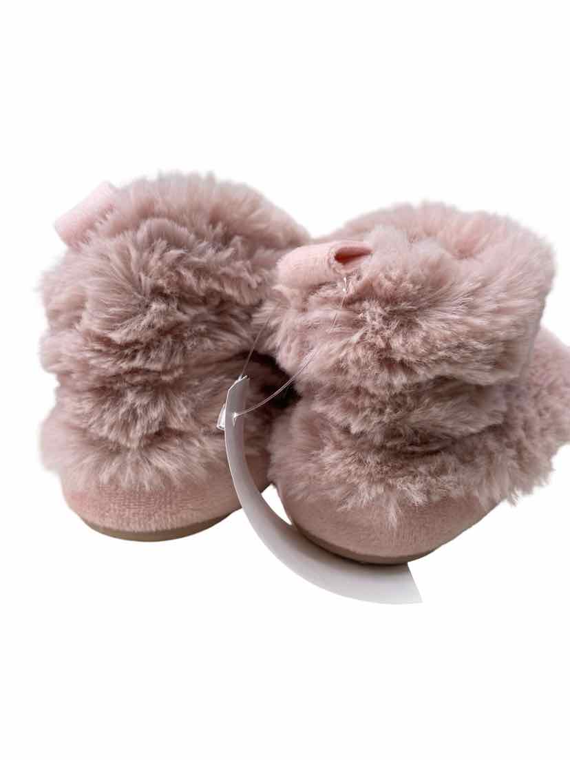 Dearfoams Kids Size 7-8 Boots