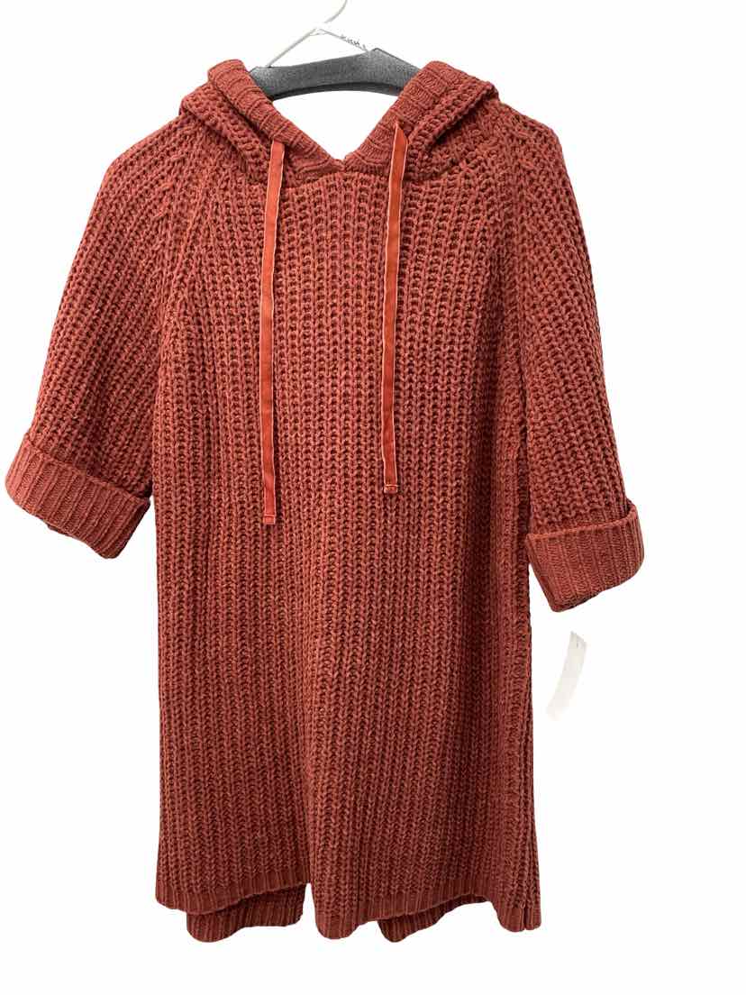 POL Ladies Size M Sweater