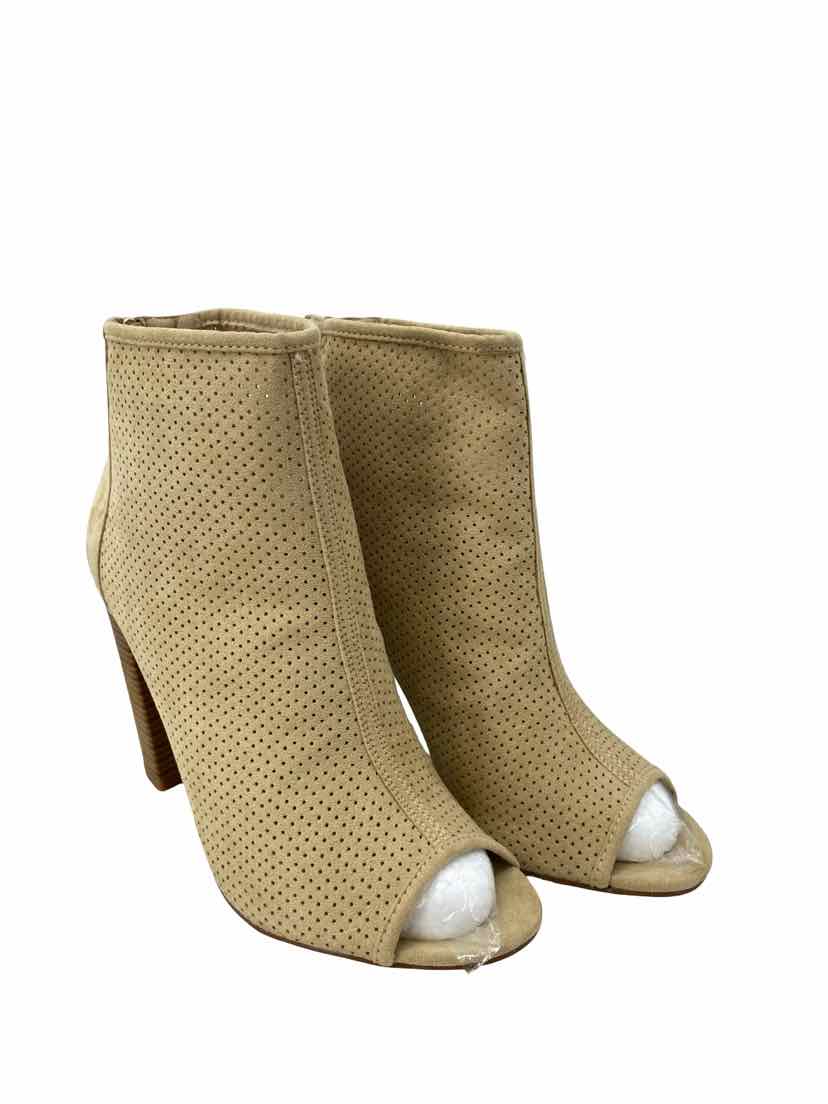 Shoedazzle Ladies Size 9 NWOT Boots
