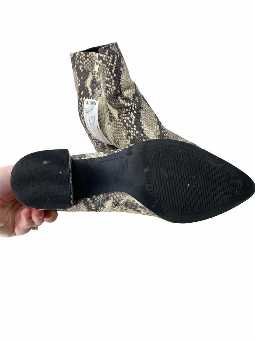 Madden Girl Ladies Size 7.5 Boots