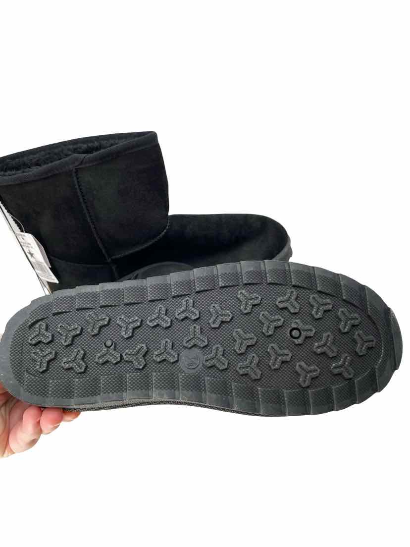 Just be Ladies Size 7/8 NEW Boots
