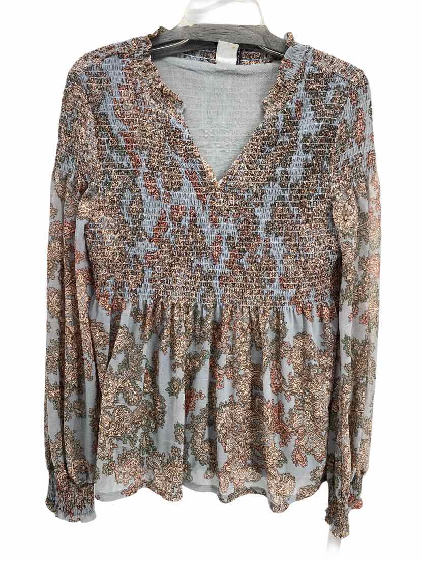 Akemi + Kin Ladies Size Small Shirt