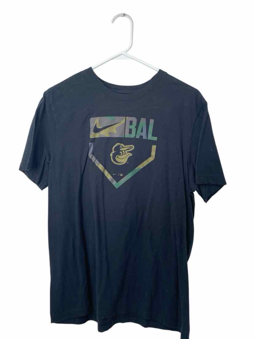 Nike Men's Size M Shirt
