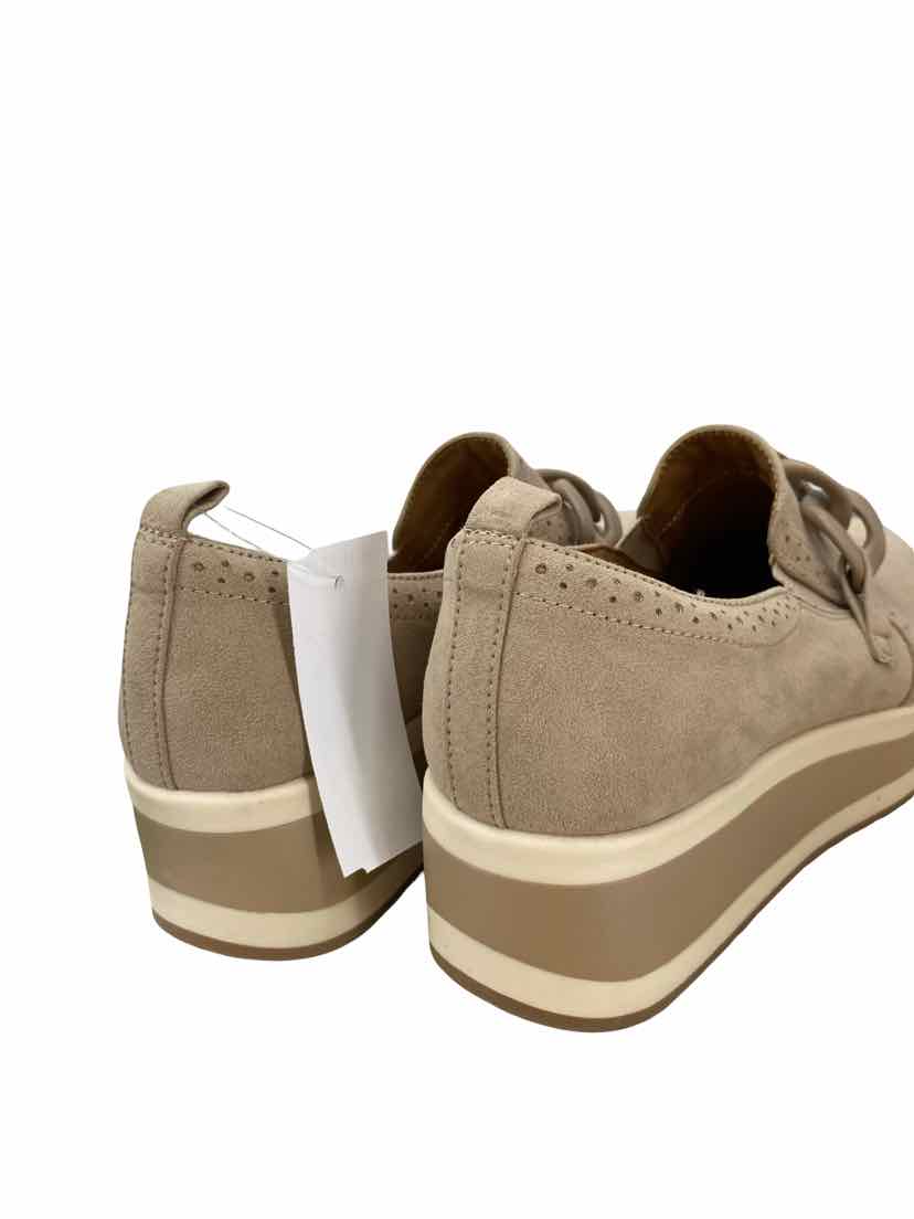Mad Love Ladies Size 10 Shoes
