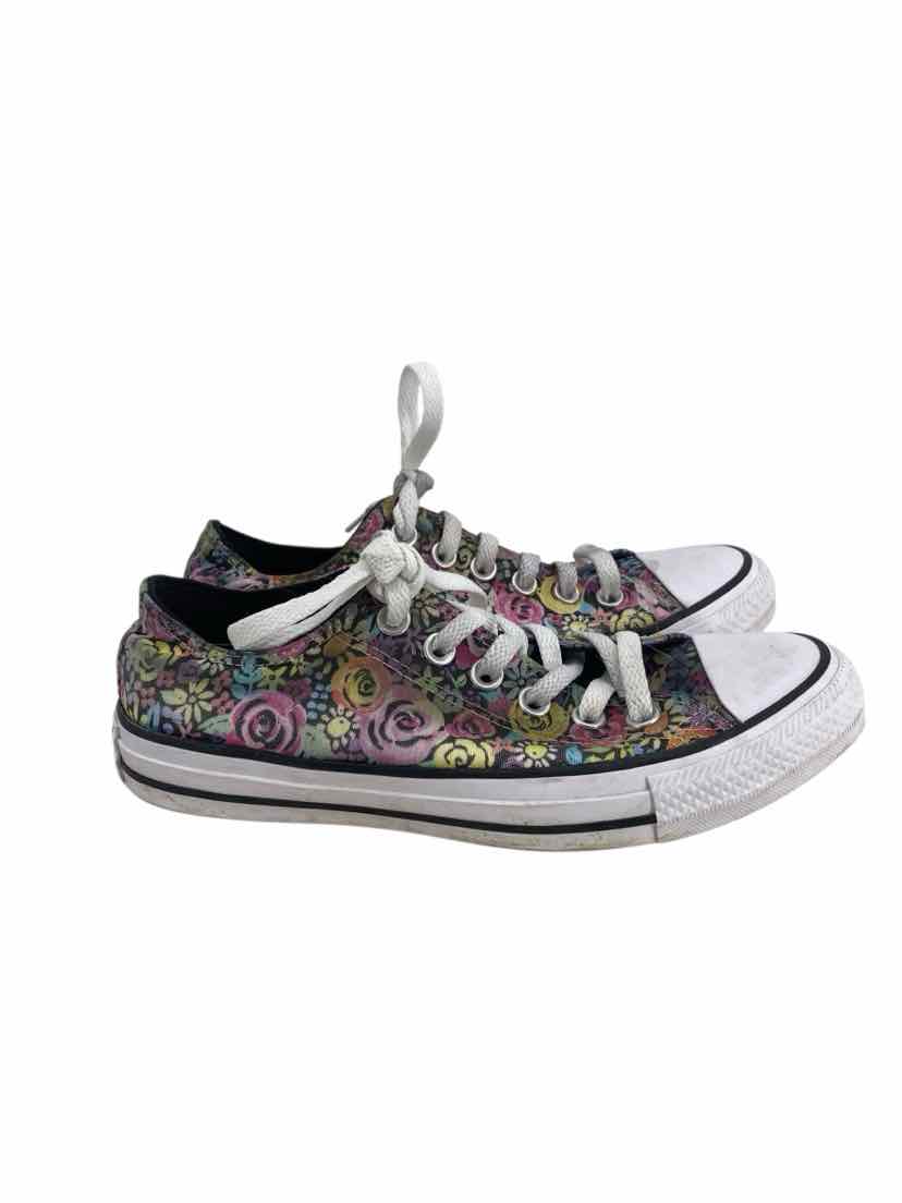 Converse Ladies Size 7 Shoes
