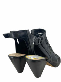 Vince Camuto Ladies Size 9.5 Shoes