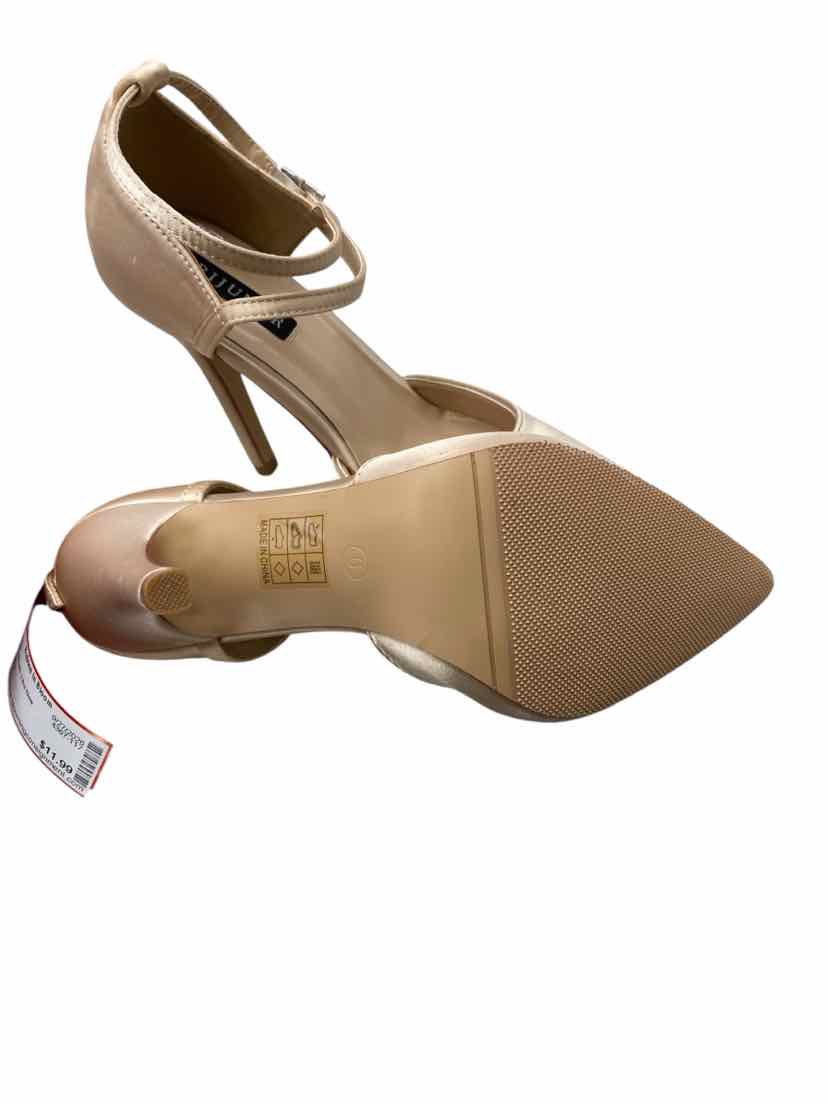 Erijunor Ladies Size 6 Like New Shoes