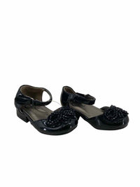 143 Girl Kids Size 5 Shoes