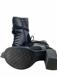 Pierre Dumas Ladies Size 7 Boots