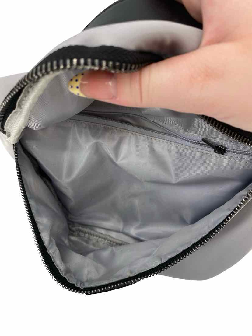 Destination by Sharif Ladies Belt Bag