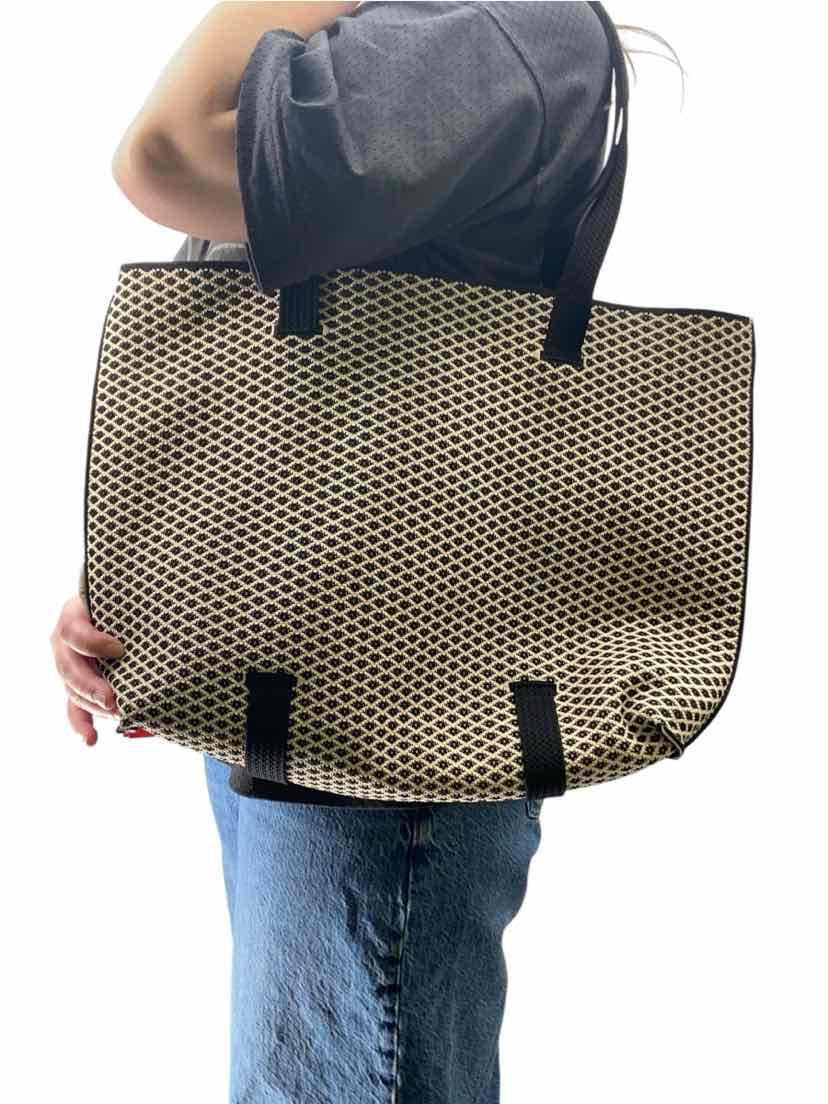 Vivaia Tote Bag